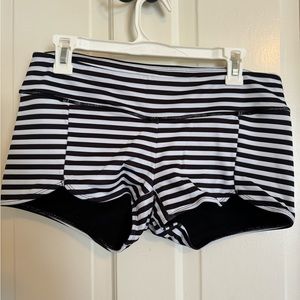Vull Striped Tulip shorts - XL